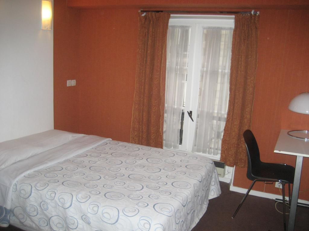 Hotel Meteore Paris Room photo