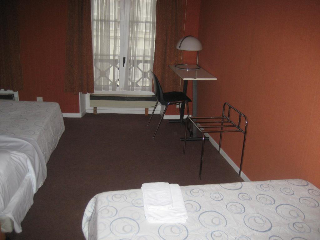 Hotel Meteore Paris Room photo